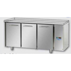 Masă frigorifică, din otel inoxidabil, cu 3 uși GN 1/1, fără suprafață de lucru , conceput pentru unitatea de condensare la distanță normală de temperatură, Tecnodom TF03EKOSGSP