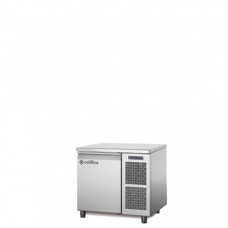 Masă frigorifică de patiserie, EN60×40, cu unitate integrată, cu 1 ușă, cu suprafață de lucru fără plintă, temp.-2°+8°C, Coldline TP09/1MJ