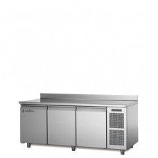 Masă frigorifică de patiserie, EN60×40, cu unitate integrată, cu 3 uși, сu suprafață de lucru, fără plintă, temp.-2°+8°C, Coldline TA17/1MJ